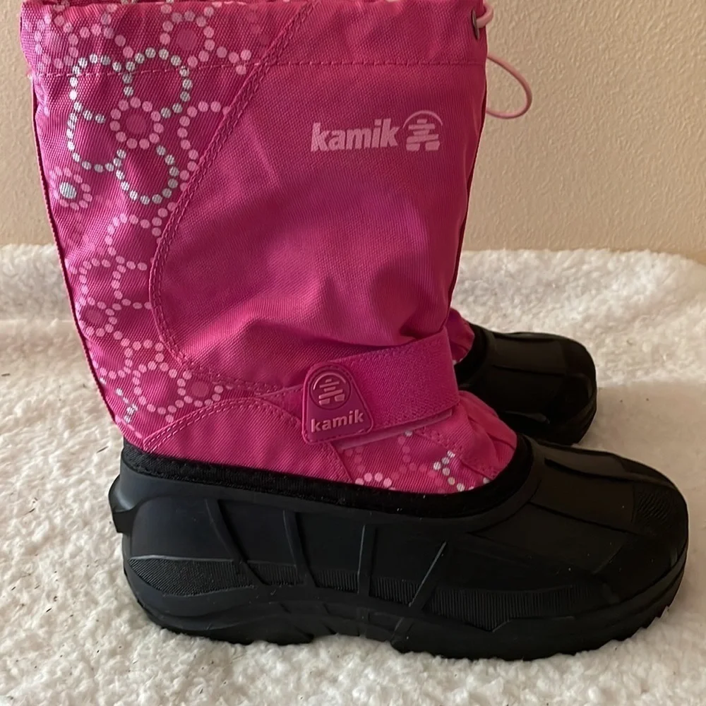 KAMIK NWOT Snow Boots Size 3